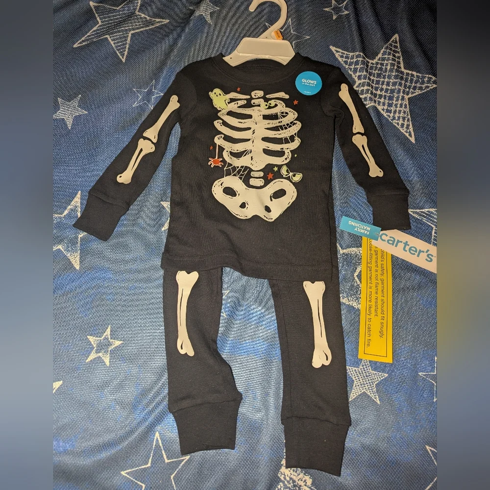 CARTER's Black Skeleton Pajamas with Glow Bones 6M NWT Unisex